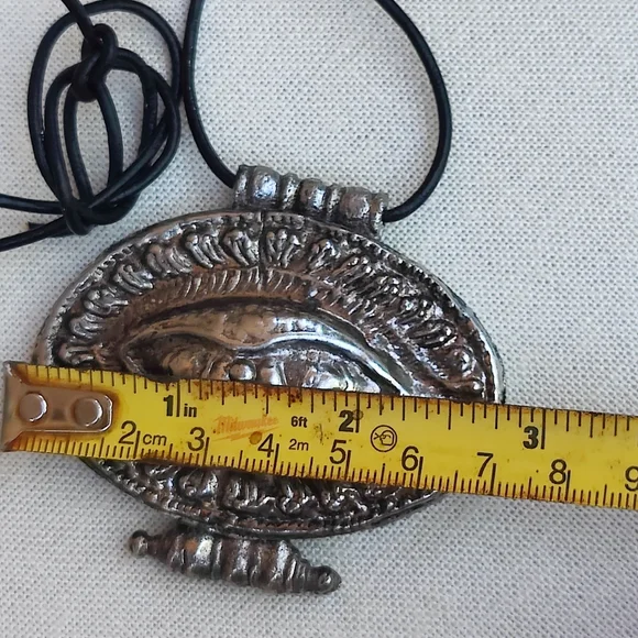 👁️ Vintage Evil Eye Pendant Necklace - Picture 8 of 9